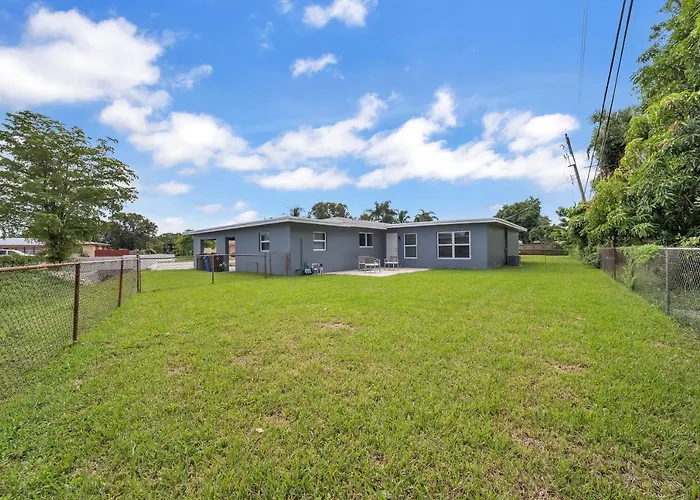 Sweet Escape 5 Br/2Ba Min From Airport And Beach